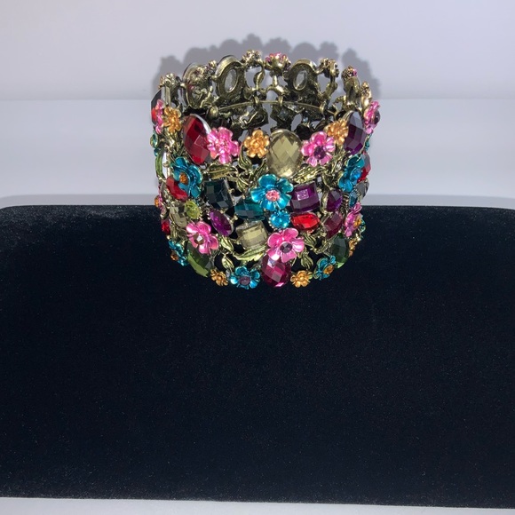 Floral Cuff Bracelet - Picture 5 of 9